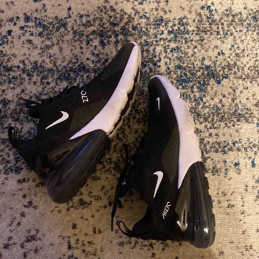 Black Nike Air Max 270